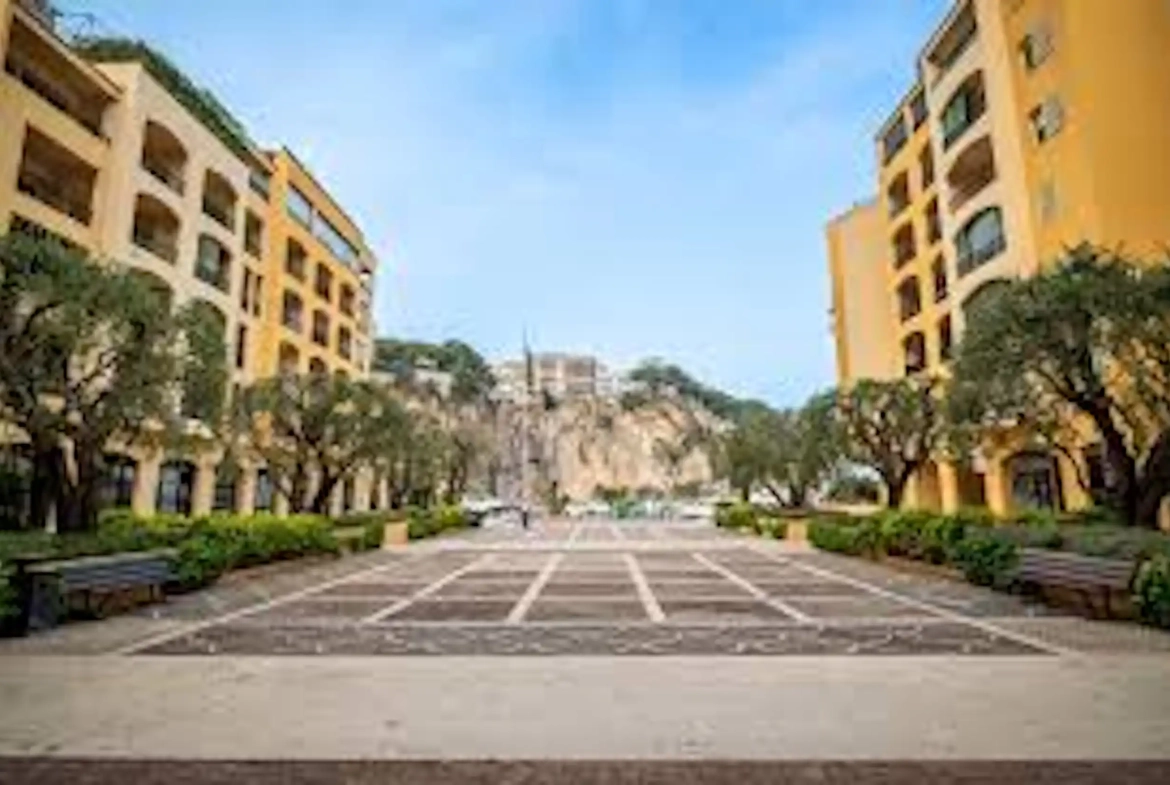 Quartier Fontvieille – Quiet offices overlooking gardens