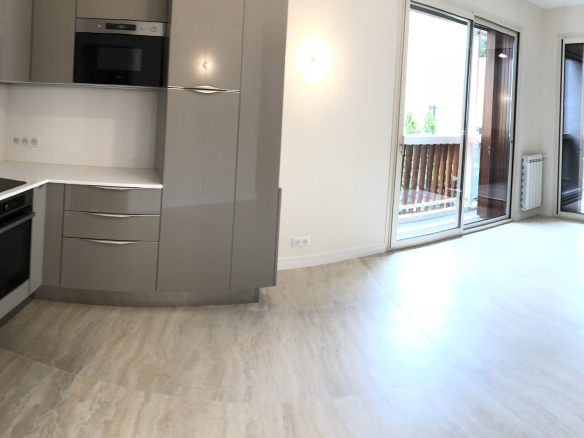 “LE GRANADA” 2 PIECES REFAIT A NEUF