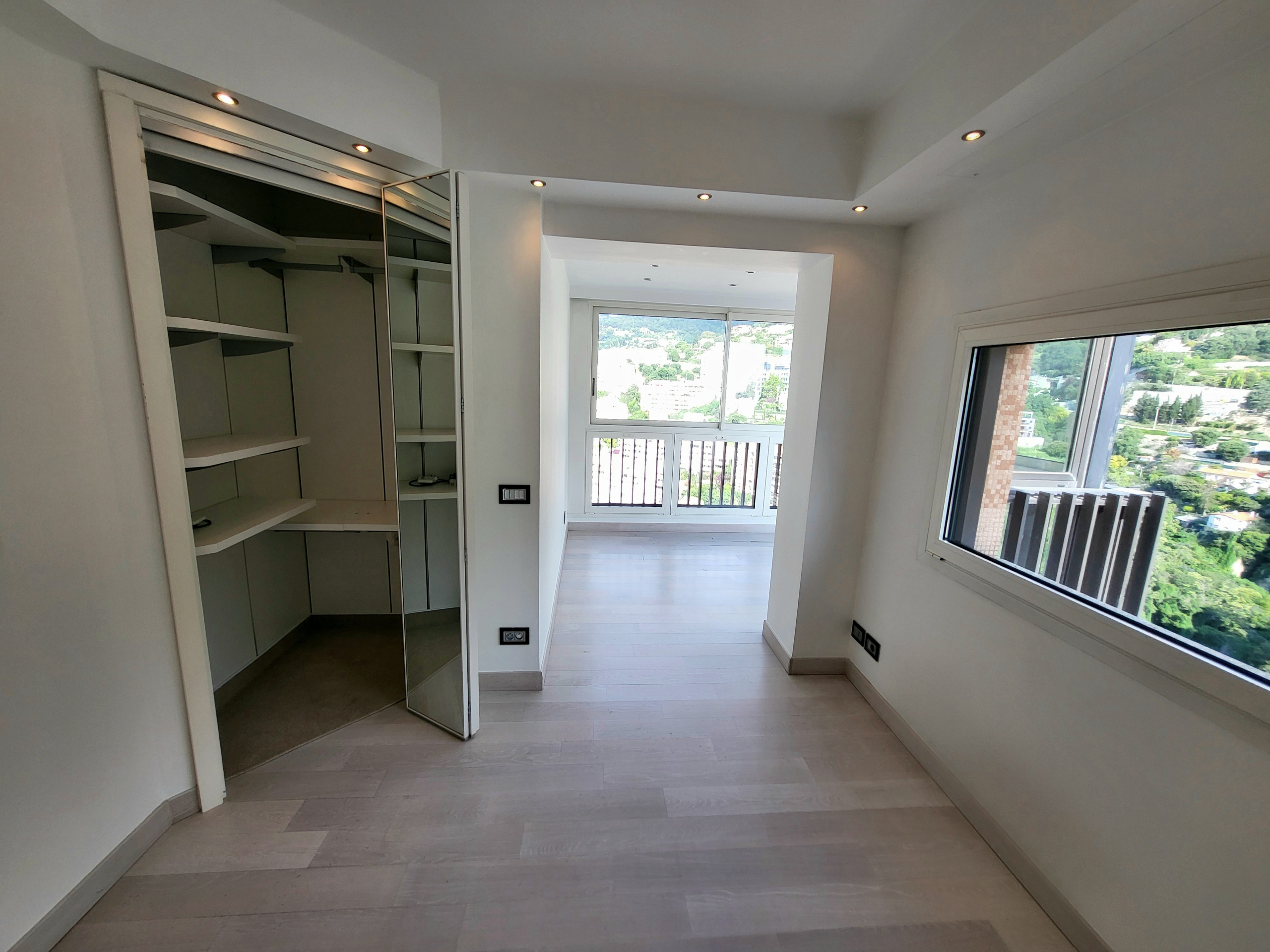 14-1740491567 Magnificent Duplex for sale in Parc Saint Roman
