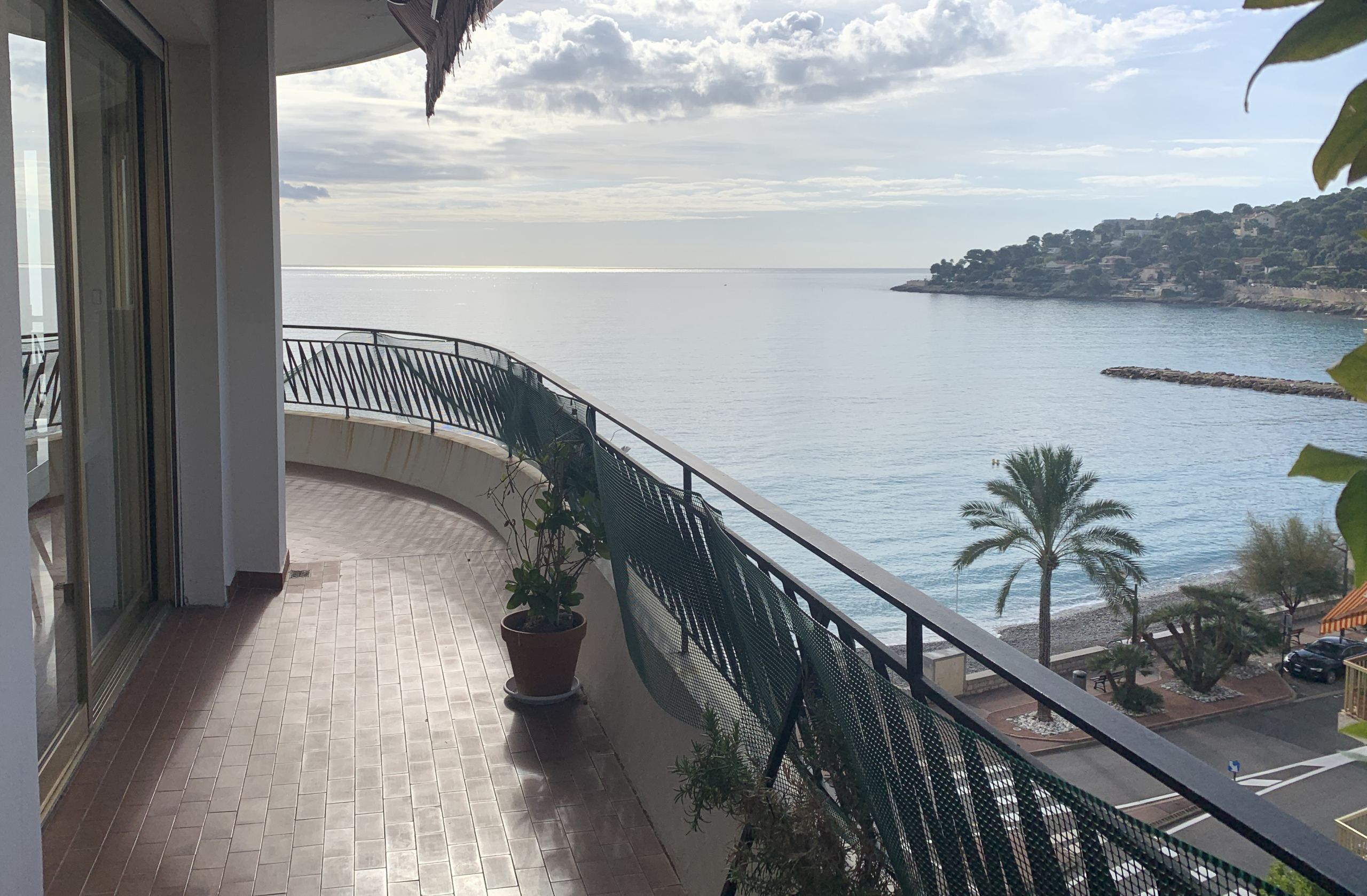 3-1741076069 ROQUEBRUNE CAP MARTIN FOR SALE 3 P SEA FRONT