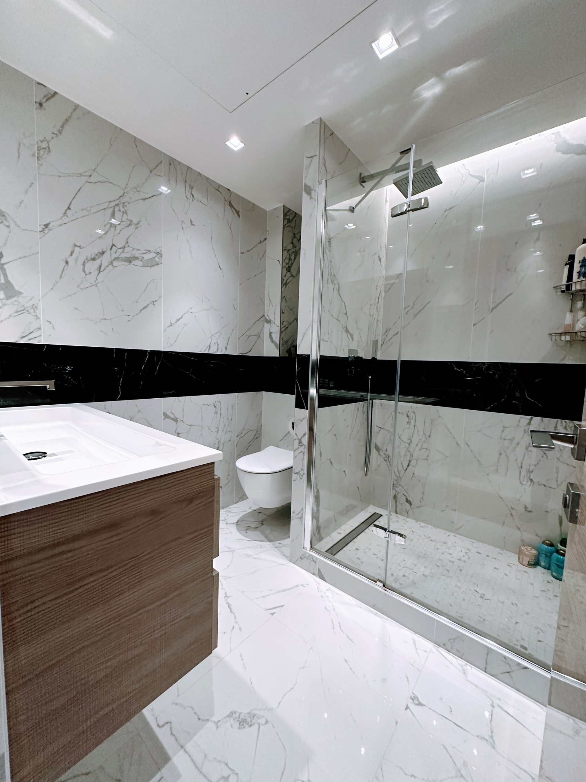 salle-de-douche-1745832159-1751014561 Fontvieille – 3/4 rooms Sublime renovated apartment with panoramic terrace and sea view