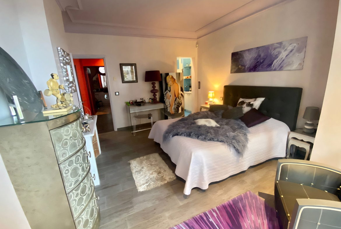 Prestigious address: unique villa with pool and green spaces in Monaco