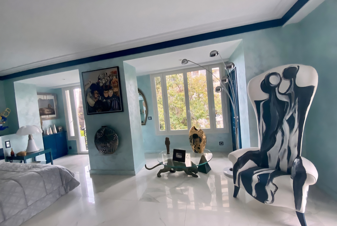 Prestigious address: unique villa with pool and green spaces in Monaco