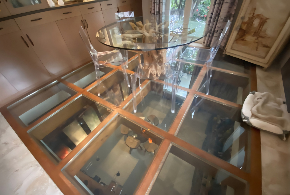 Prestigious address: unique villa with pool and green spaces in Monaco