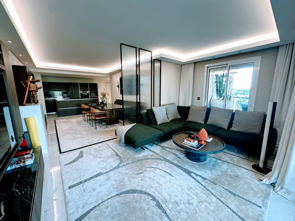 Fontvieille – 3/4 pièces Sublime appartement rénové avec terrasse panoramique et vue mer