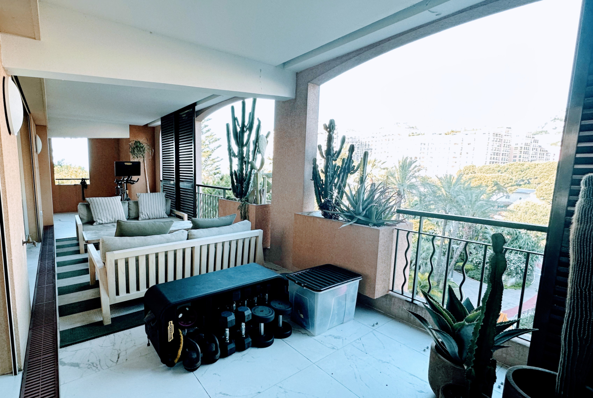 Fontvieille – 3/4 rooms Sublime renovated apartment with panoramic terrace and sea view