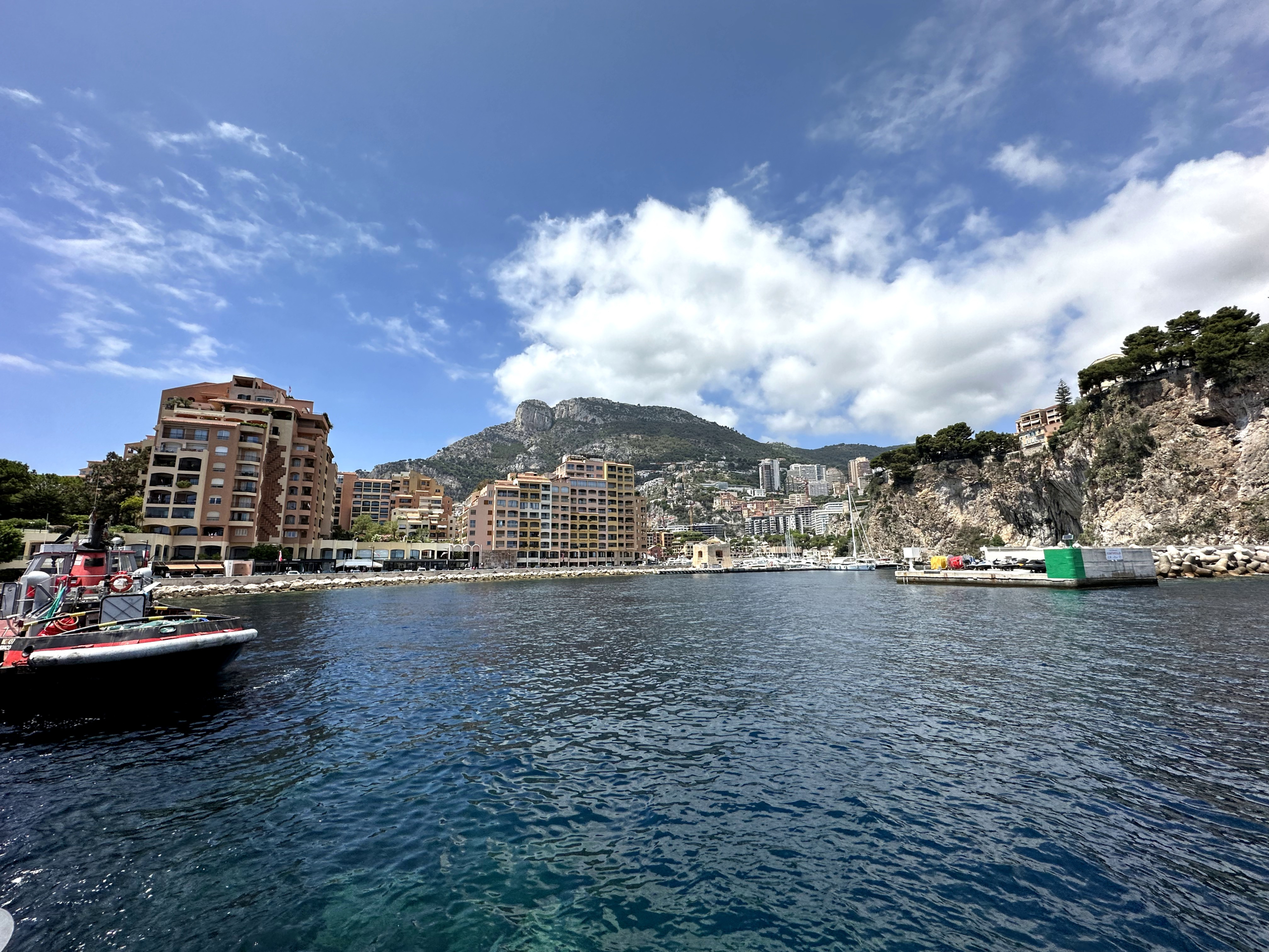 yms26-1688466784 Prestigious address: unique villa with pool and green spaces in Monaco